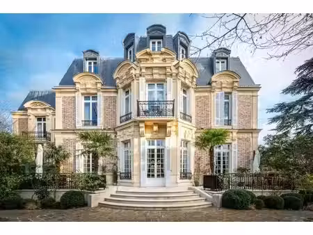 maison de 12 pièces de luxe en location à croissy-sur-seine  île-de-france
