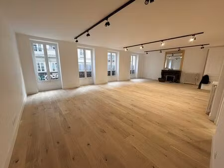 bureau de prestige de 115 m2 en location - montorgueil  sentier  vivienne-gaillon  paris  