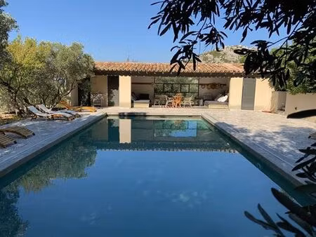 maison de prestige de 430 m2 en location mouriès  france