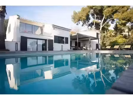 maison de 4 chambres de luxe en location à carqueiranne  provence-alpes-côte d'azur