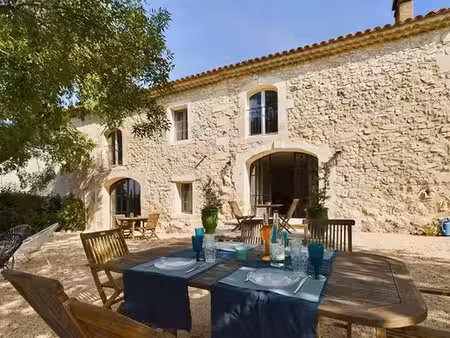 prestigieuse maison de campagne de 260 m2 en location les baux-de-provence  france