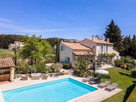 luxury 6 pièces farmhouse en location paradou  france