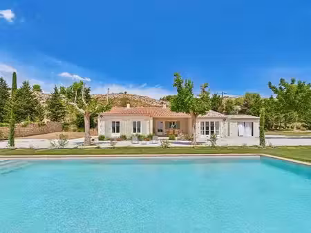maison de 3 chambres de luxe en location à paradou  france