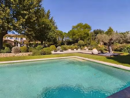 maison de 9 pièces de luxe en location à paradou  france