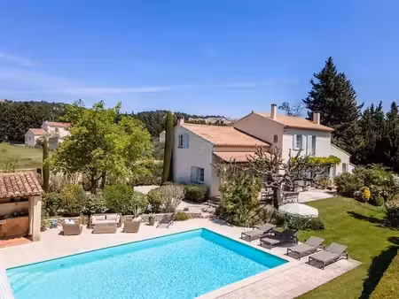 prestigieuse maison de campagne de 220 m2 en location paradou  provence-alpes-côte d'azur