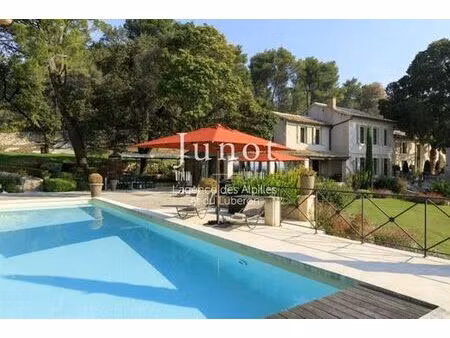 prestigieuse maison de campagne de 570 m2 en location fontvieille  provence-alpes-côte d'a