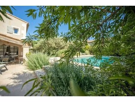 villa de 4 chambres de luxe en location eygalières  france