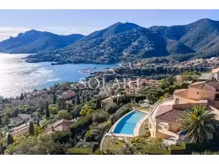villa de luxe de 6 pièces en location théoule-sur-mer  provence-alpes-côte d'azur