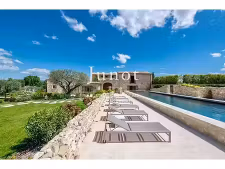luxury 12 pièces farmhouse en location oppède le vieux  france