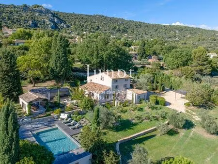 villa de 8 pièces de luxe en location gordes  provence-alpes-côte d'azur