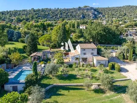 villa de luxe de 8 pièces en location gordes  france