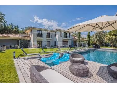 villa de luxe de 8 pièces en location grimaud  france
