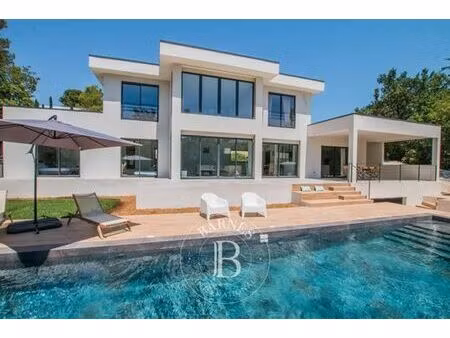 villa de luxe de 5 pièces en location valbonne  france