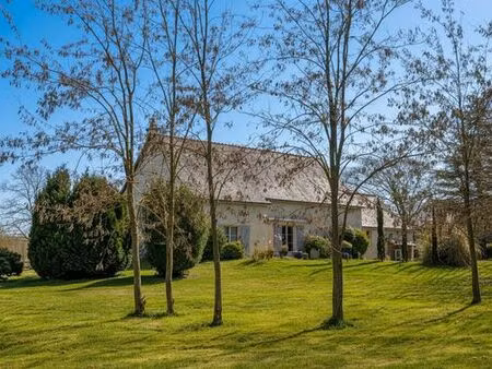 prestigieuse maison en vente pont-de-ruan  france