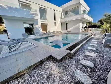 villa de 5 pièces de luxe en location le cannet  provence-alpes-côte d'azur