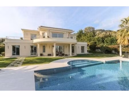 villa de 7 pièces de luxe en location beaulieu-sur-mer  france
