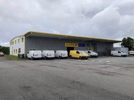 location local industriel 889 m² à gouesnou (29850)