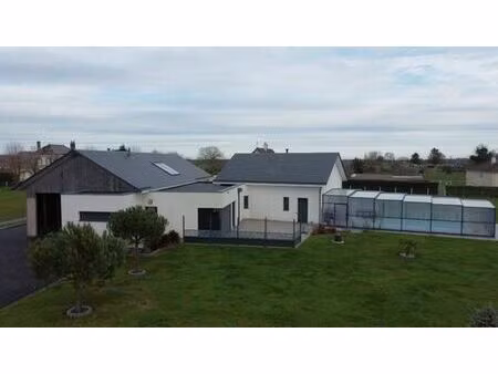 maison de luxe de 4 pièces en vente à carsix  normandie