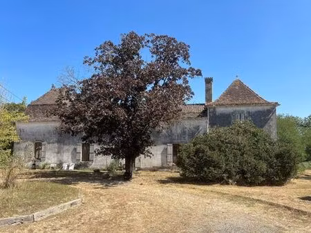 prestigieux immeuble de rapport en vente à ménesplet  france