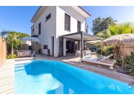 villa de 8 pièces de luxe en vente prades-le-lez  france