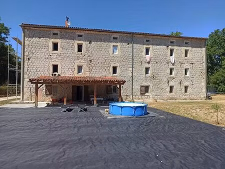 prestigieux immeuble de rapport en vente à lempaut  occitanie