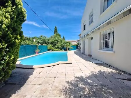 prestigieux immeuble de rapport en vente à nîmes  occitanie