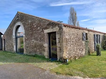 maison de luxe de 10 pièces en vente à la garnache  pays de la loire
