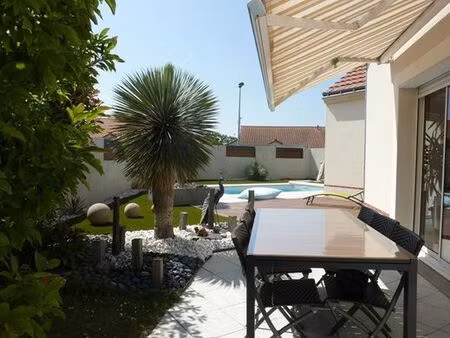 maison de 8 pièces de luxe en vente à cholet  france