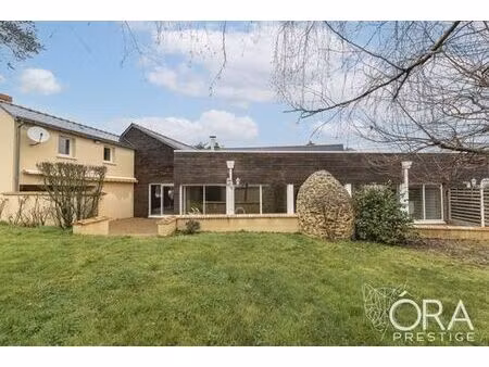 maison de 8 pièces de luxe en vente à saint-lambert-du-lattay  france