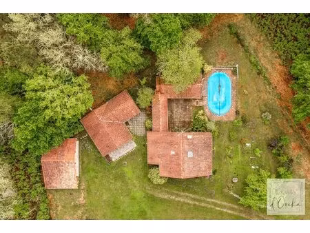 maison 120m2 avec piscine  dépendances  grange en bois avec parcelle de 12000m2
