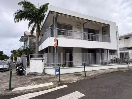 location local industriel 4 pièces 140 m² à saint-denis (97400)