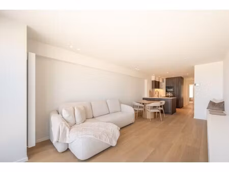 appartement te koop in knokke-heist met 2 slaapkamers