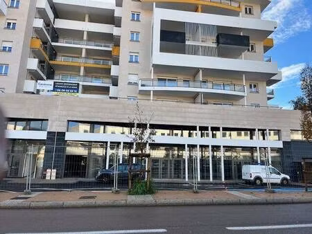 local commercial à vendre