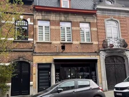 “emplacement commercial d’exception à jette !