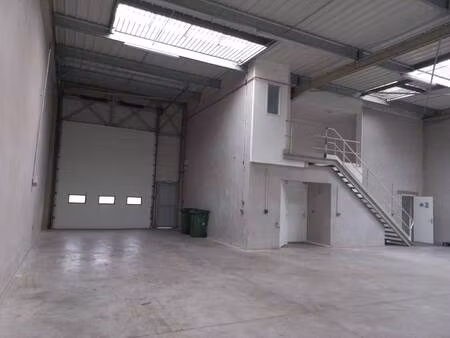 local d'activités à louer