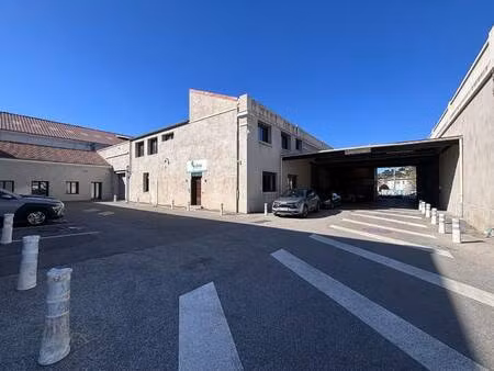 local d'activités à louer