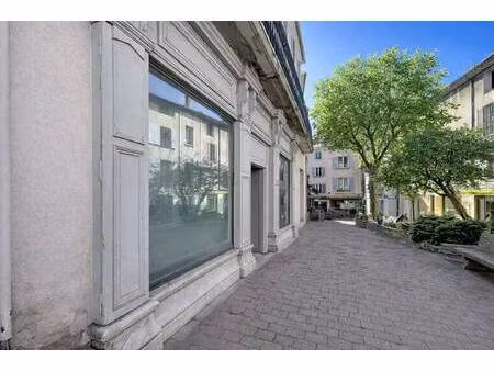 local commercial à louer