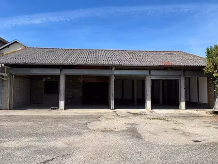 vente appartement 4 pièces 220 m² à les avenières (38630)  119 000 €