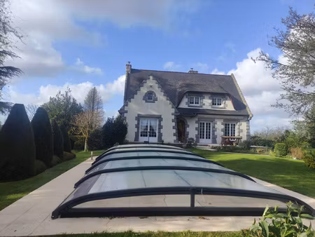 élégante propriété familiale avec piscine - parc et terrain