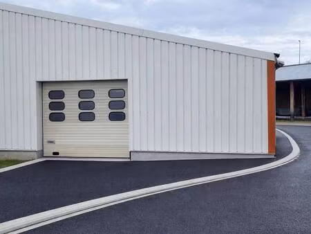 local d'activités à vendre