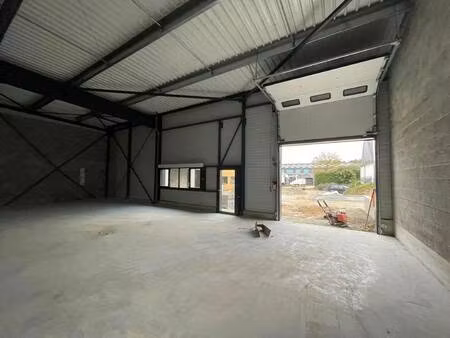 local d'activités à louer