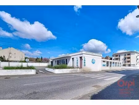 local commercial à vendre