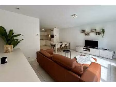 instapklaar gelijkvloers appartement met privatieve tuin ...