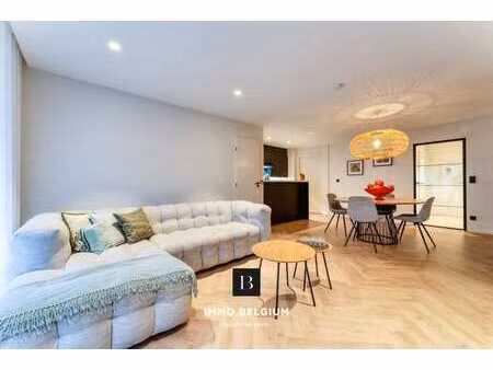 appartement/studio rénové avec coin nuit  juste derrière ...