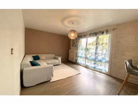 location appartement  49.6 m² t-3 à annemasse  1 350 €