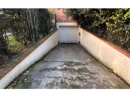 location stationnement  m² t- à rosny-sous-bois  120 €