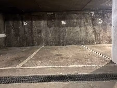 parking à louer