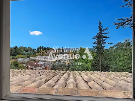 maison mitoyenne d'un coté grasse 5 pièces 111 m² avec extérieur  nombreux stationnements.