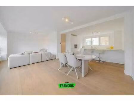 stijlvol vernieuwd appartement met terras en groen uitzicht…