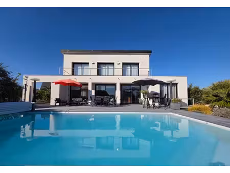 vente maison 6 pièces 137 m² à plomeur (29120)  598 500 €